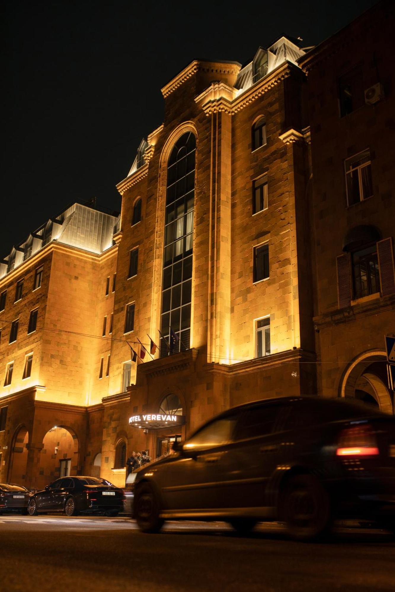 Hayasa Hotel Yerevan Exterior photo